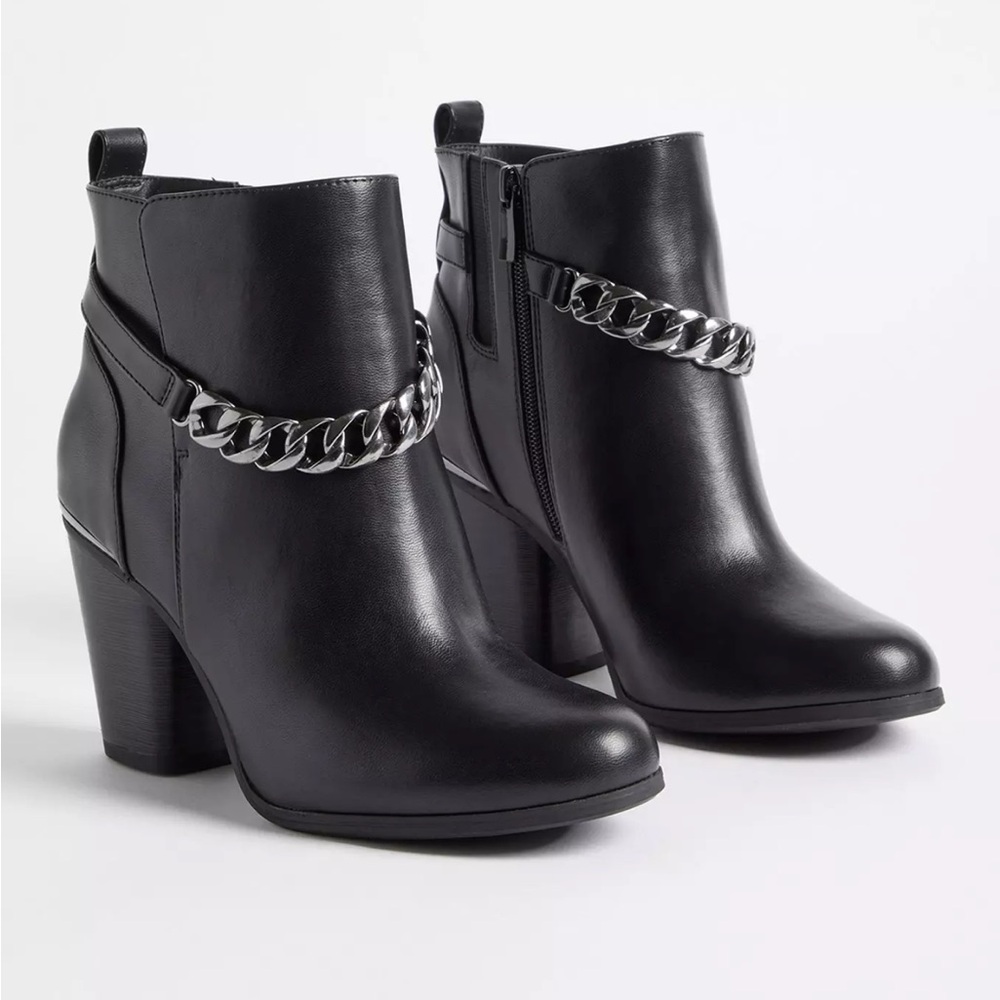 Torrid Chain Heel Bootie - Faux Leather Black S-497 Sz 10.5 WW